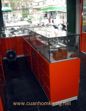 tu nhom kinh13 - Lắp đặt tủ nhôm kính giá rẻ tại Tp HCM